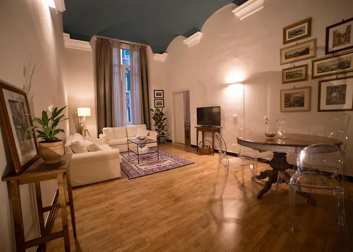 La Loggia Delle Regine Historic Center In A Period Building, Facing The Aquarium With Wi Fi And Ac *